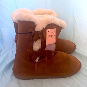 Ladies suede boots